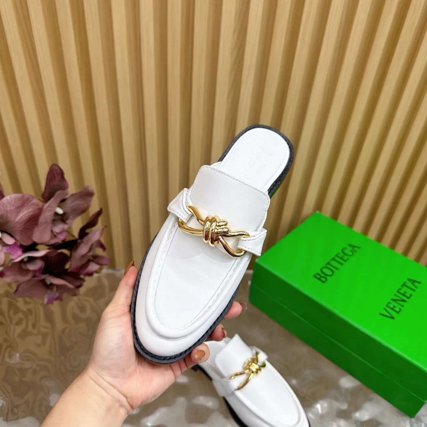 Astaire Loafer White Lambskin Ghw 176174