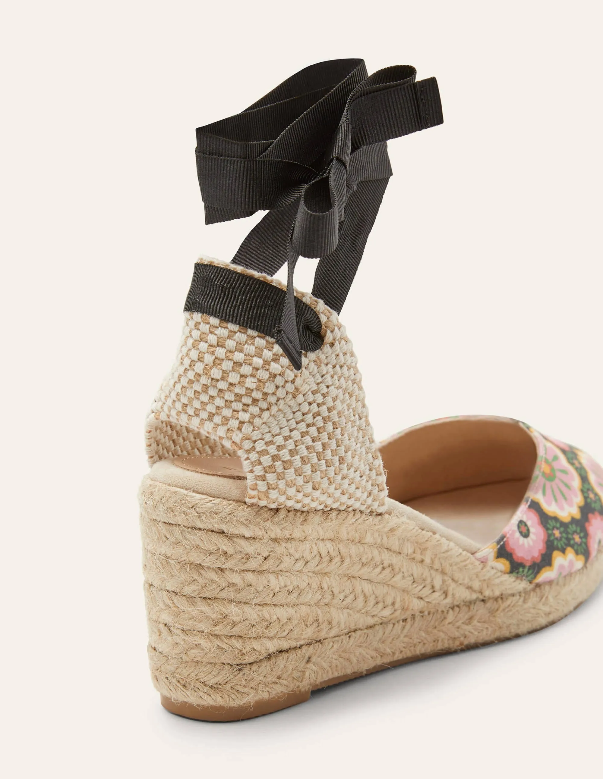 Cassie Espadrilles mit Keilabsatz-Schwarz, Üppige Gänseblümchen