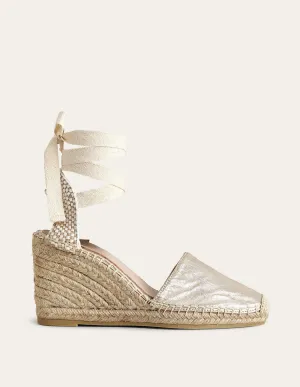 Espadrilles mit Keilabsatz und eckiger Zehenpartie-Gold-Metallic, Leder
