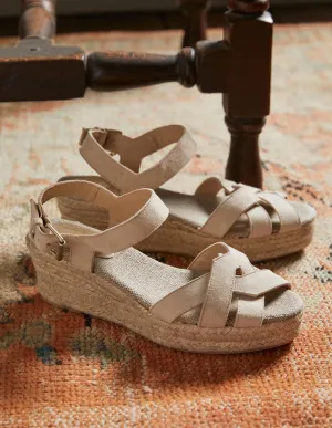 Geometrische Espadrilles mit Keilabsatz-Hellbeige