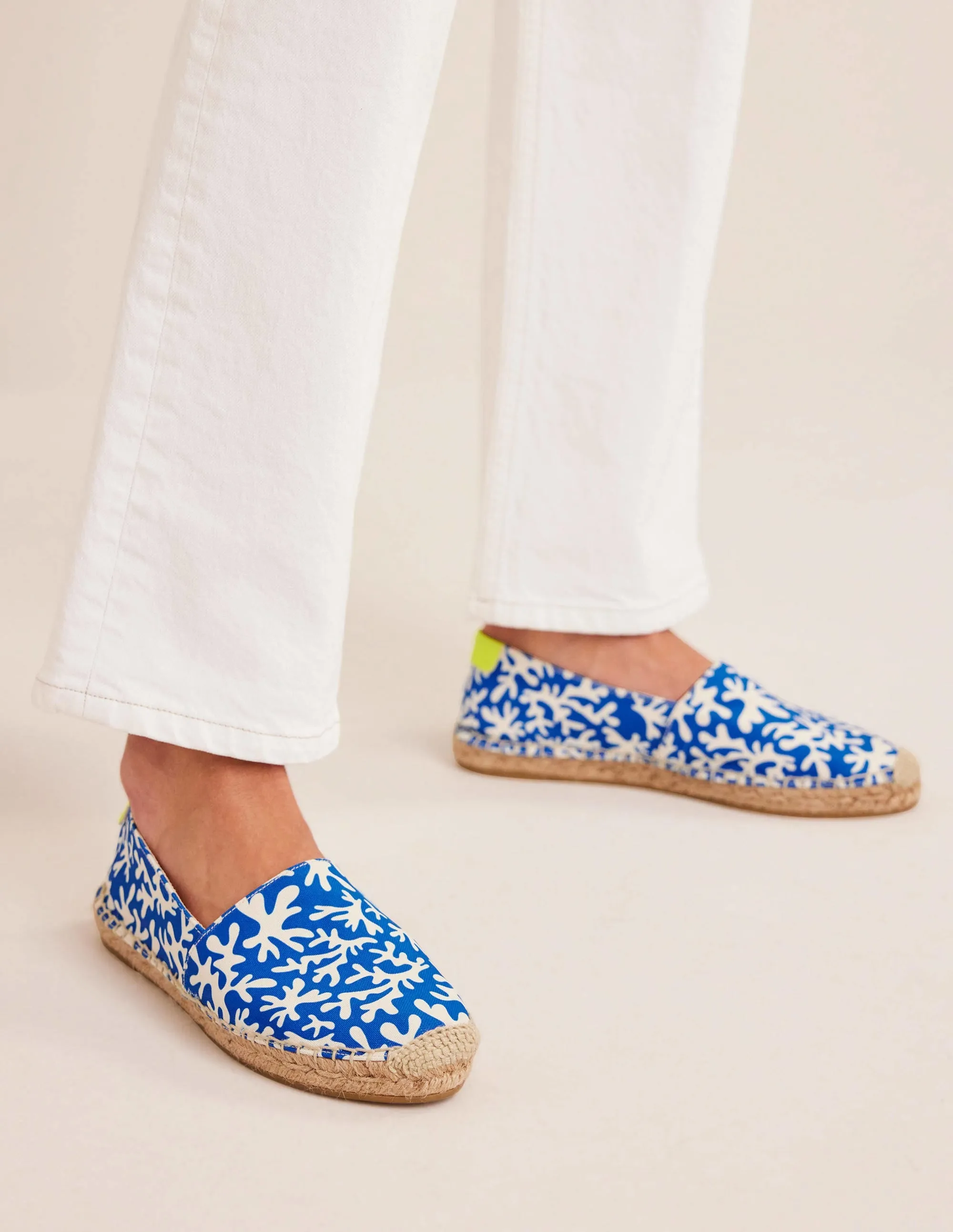 Klassische Espadrilles mit flacher Sohle-Marokkoblau