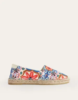 Klassische Espadrilles mit flacher Sohle-Naturweiß, Gobelinmuster
