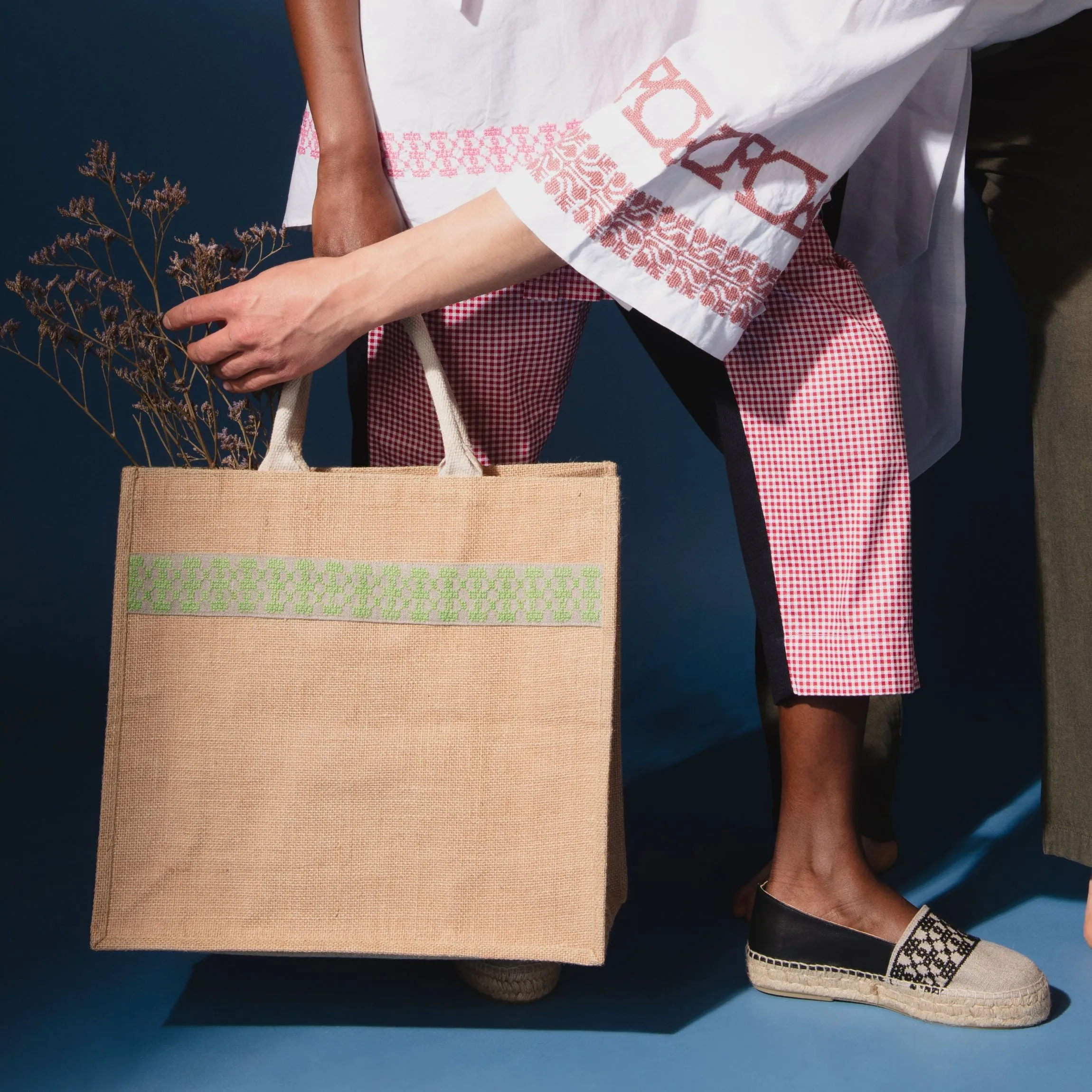 LINEN ESPADRILLES | BEEHIVE BLACK