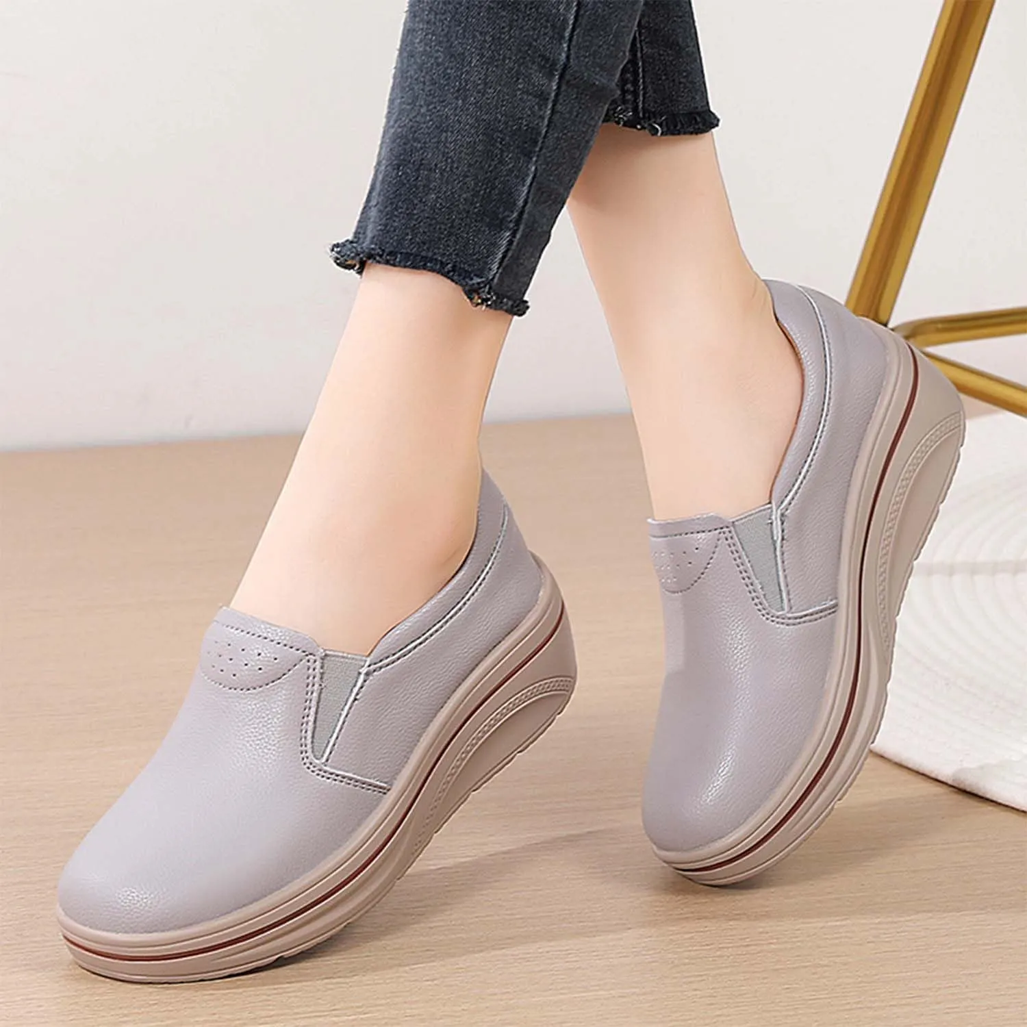 MEBAMY Women's Leather Soft Slip-On Loafers,Round Toe Platform Casual Sneakers,Non-Slip Heighten Low Top Comfortable Walking Loafers Black