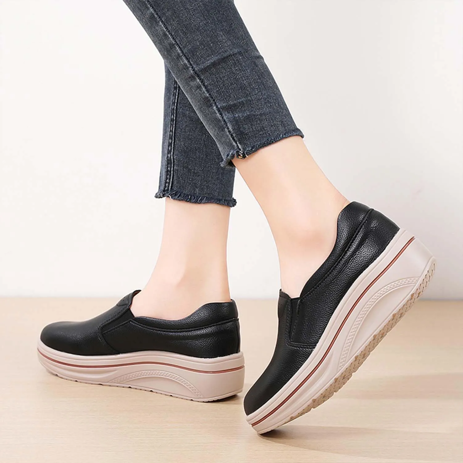 MEBAMY Women's Leather Soft Slip-On Loafers,Round Toe Platform Casual Sneakers,Non-Slip Heighten Low Top Comfortable Walking Loafers Black
