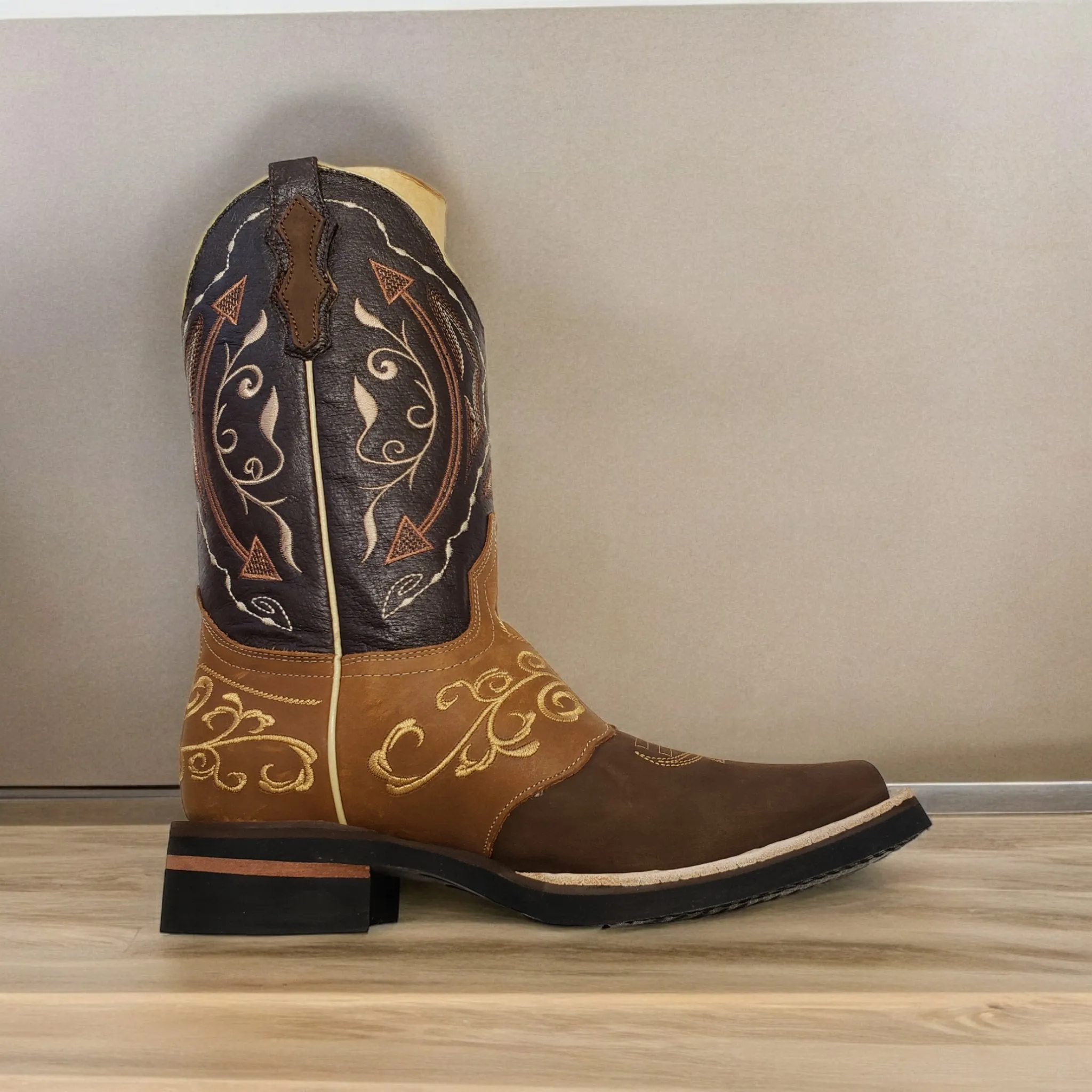 Men's Bovino Nobuck Leather Classic Western Cowboy Boots 'El Señor de los Cielos' 124080