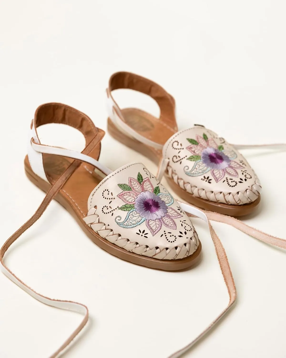 Mexico en la Piel Handcrafted Leather Huarache Sandals for Women - Roman Lace-Up Design, Crepe Sole, Floral Embroidery, Lightweight and Breathable, Available in Natural, Shedron, and White