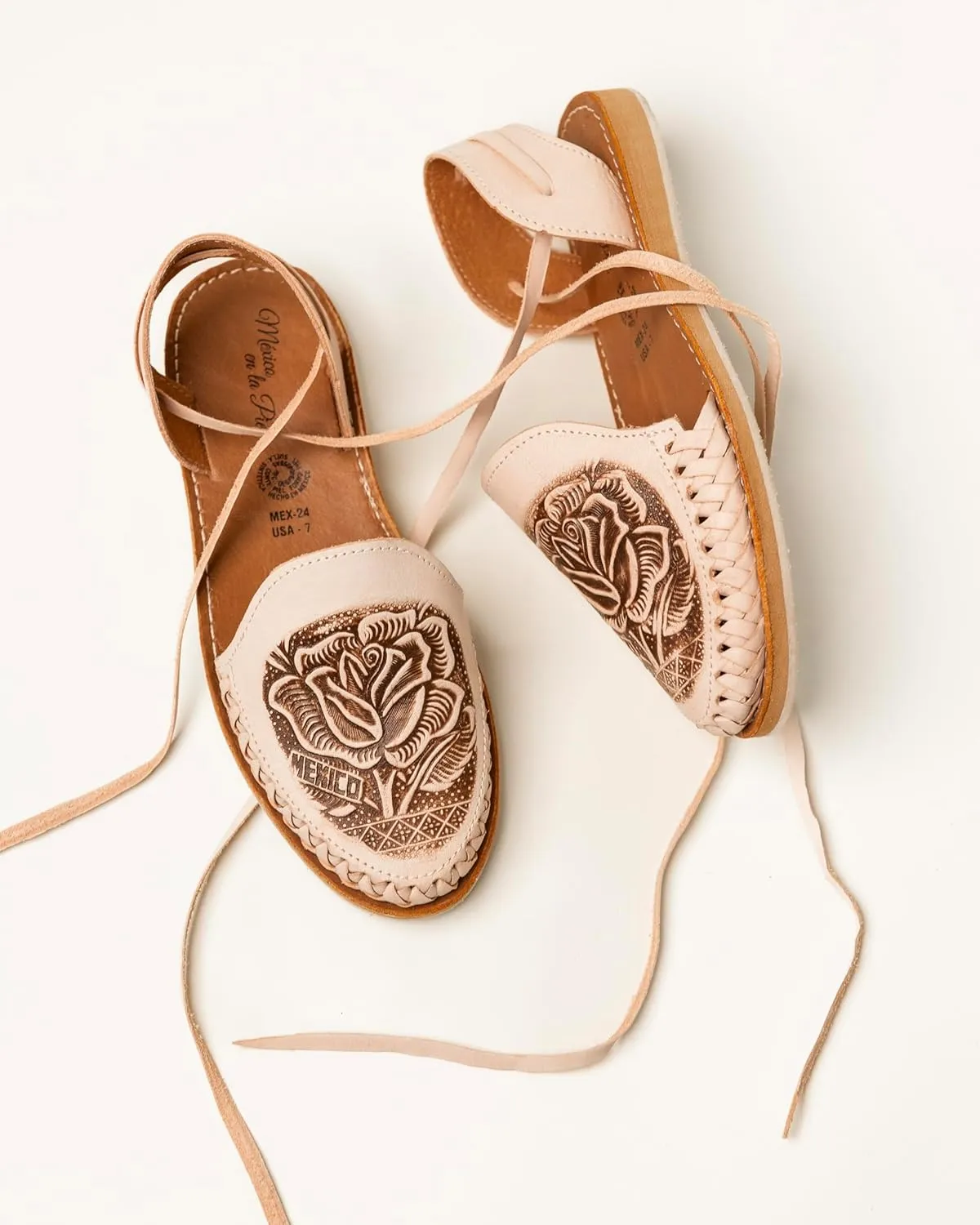 Mexico en la Piel Handcrafted Natural Leather Flat Huarache Sandals for Women – Crepe Sole, Lace-Up, Closed Toe, Hand-Painted Floral Design, Breathable and Lightweight
