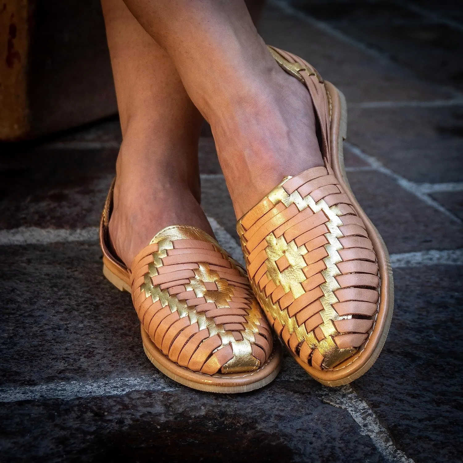 Mexico en la Piel Women's Huarache Sandals - Genuine Leather, Handcrafted Slip-On Flats with Two-Tone Interwoven Design, Lightweight, Comfortable