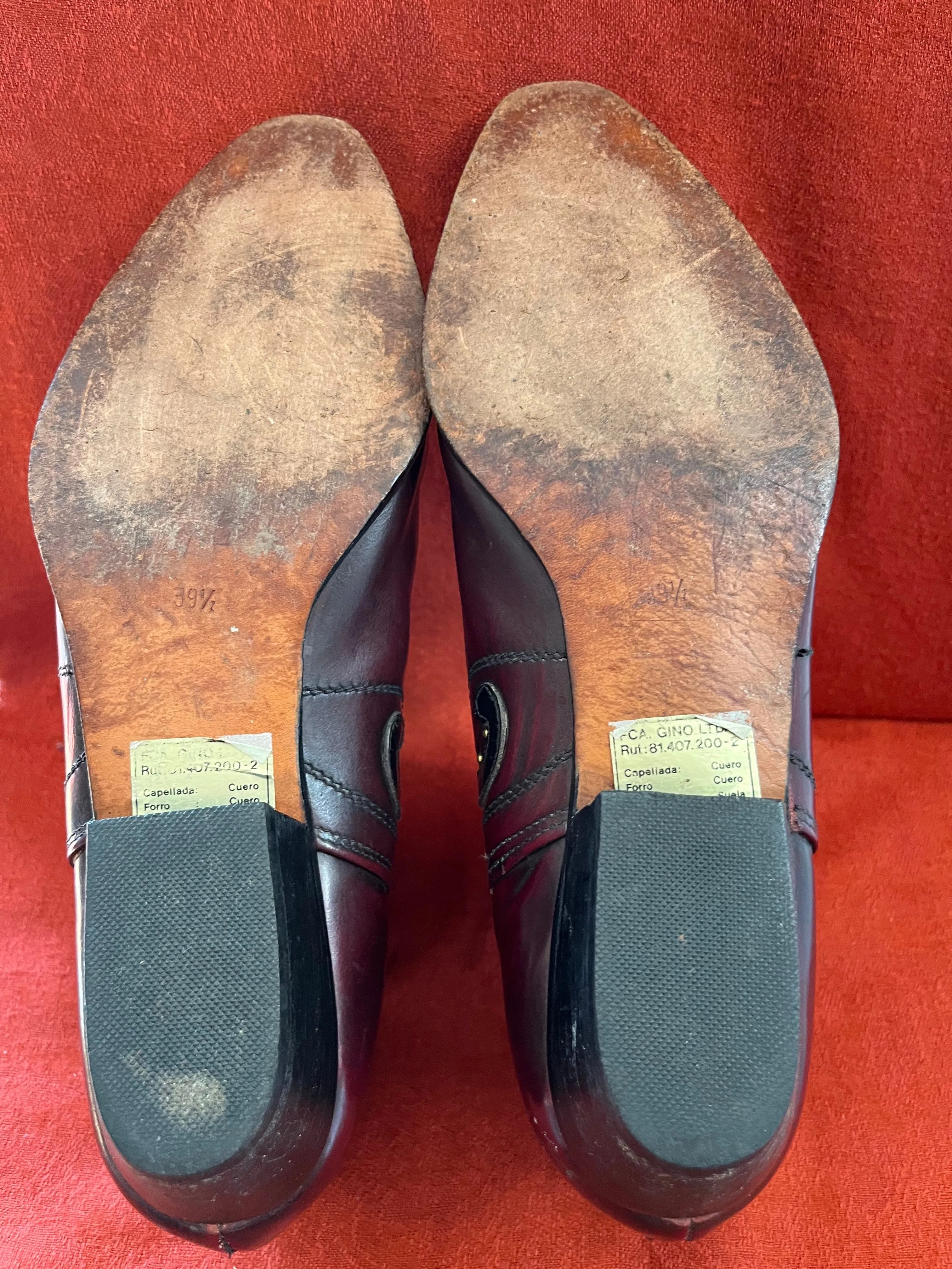 Pollini Hecho En Chilé Burgundy Leather Ankle Boots with Gold Tone Accents Size 39.5 (9 US)