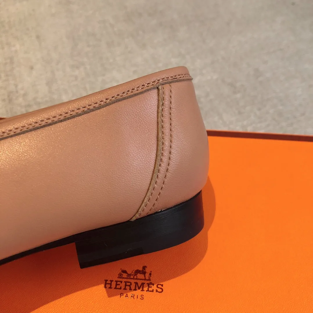Royal Loafer Beige Perlino Calfskin With Fringe Detail And Silver Signature Buckle 509417