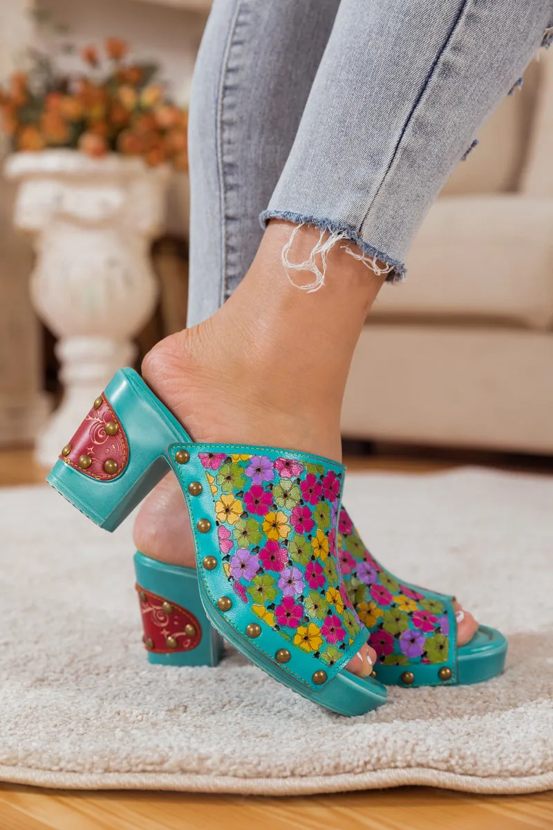 Vicconfy | DAISY EMBOSSED TURQUOISE LEATHER CLOG