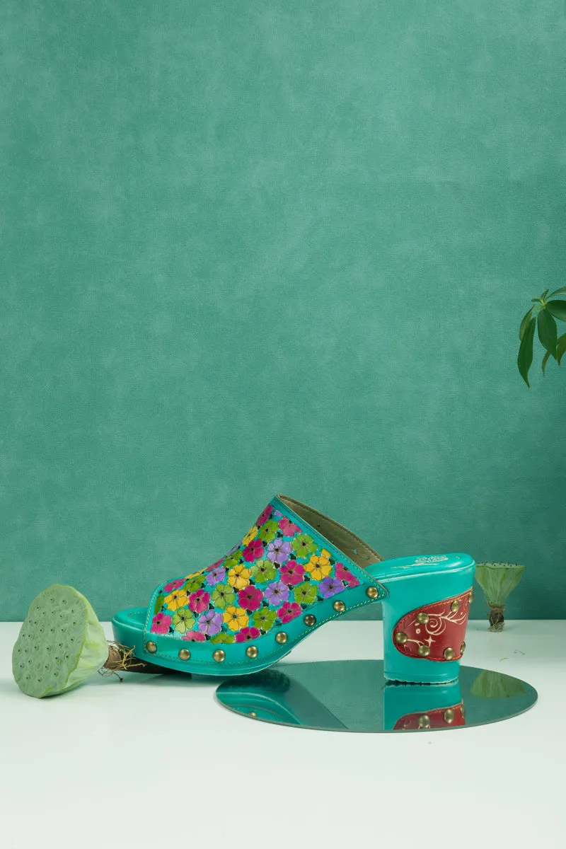 Vicconfy | DAISY EMBOSSED TURQUOISE LEATHER CLOG