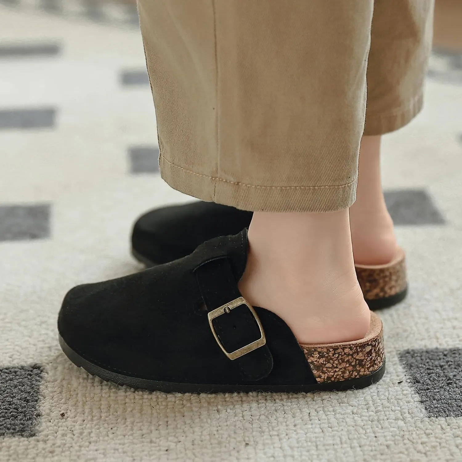 XTJSCBDSH Kids Suede Clogs with Cork Footbed, Toddler Boys Girls Sandals, Adjustable Buckle Slip-On Slippers, Arch Support Mules for Indoor Outdoor
